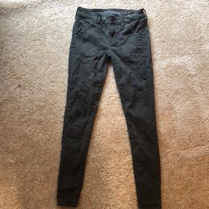 AMERICAN EAGLE DARK OLIVE JEAN